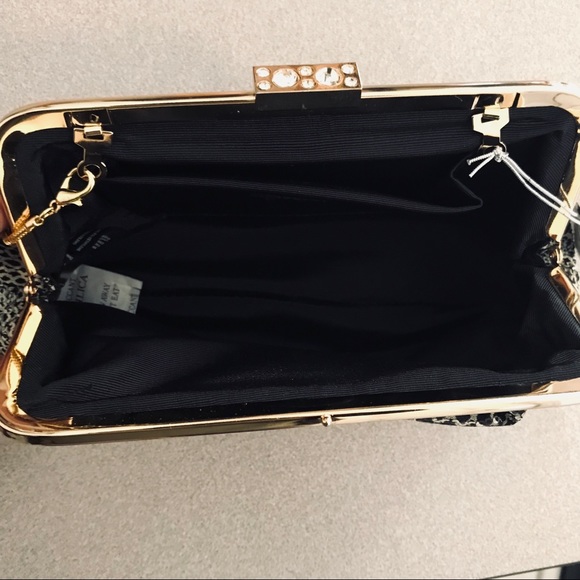 NWT~bebe Gold Animal Print Party Clutch w/ Chain - Picture 6 of 7